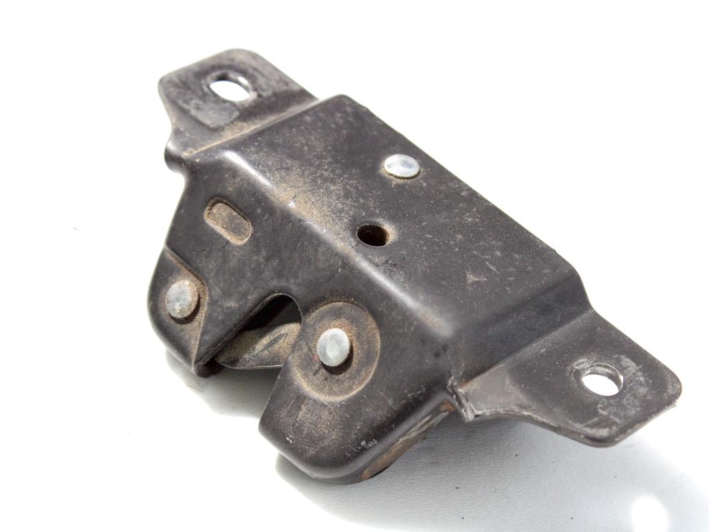 ZAKLEPANJE PRTLJA?NIH VRAT  OEM N. 871951 ORIGINAL REZERVNI DEL PEUGEOT 206 / 206 CC 2A/C 2D 2E/K (1998 - 2003) BENZINA LETNIK 2001