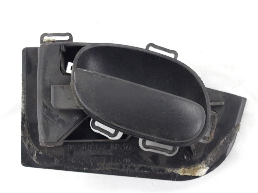 NOTRANJA KLJUKA  OEM N. 9143A4 ORIGINAL REZERVNI DEL PEUGEOT 206 / 206 CC 2A/C 2D 2E/K (1998 - 2003) BENZINA LETNIK 2001