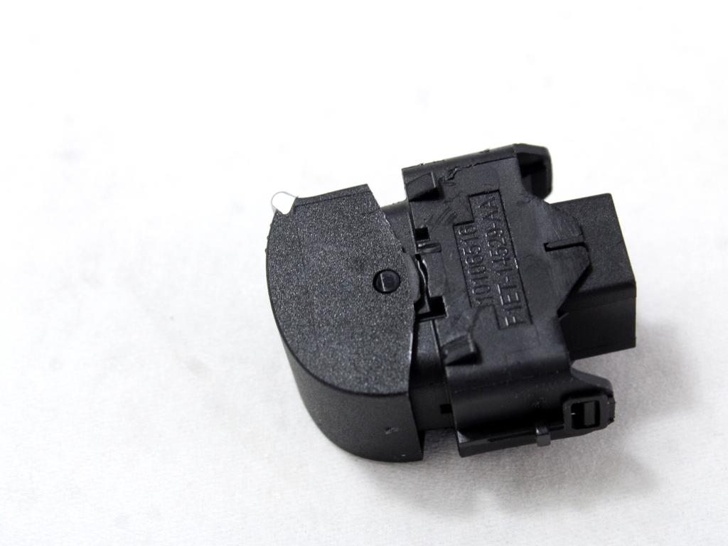 ZADNJE STIKALO OEM N. F1ET-14529-AA ORIGINAL REZERVNI DEL FORD FOCUS MK3 R 4P/5P/SW (2014 - 2018)DIESEL LETNIK 2018