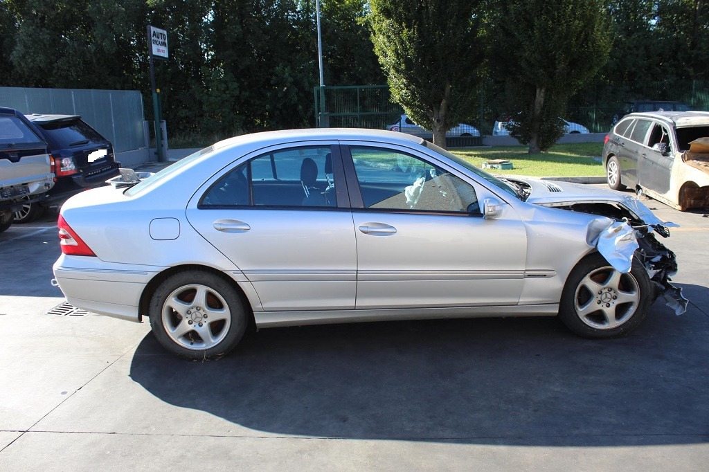 MERCEDES CLASSE C C200 W203 2.2 D 85KW 6M 4P (2002) RICAMBI IN MAGAZZINO