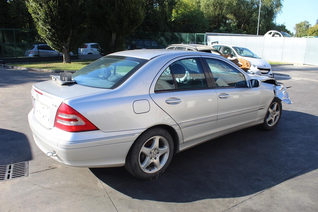 MERCEDES CLASSE C C200 W203 2.2 D 85KW 6M 4P (2002) RICAMBI IN MAGAZZINO