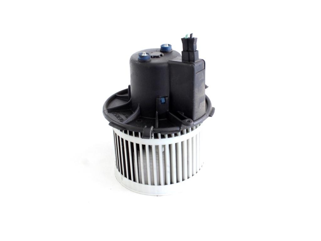 VENTILATOR  KABINE  OEM N. 77364885 ORIGINAL REZERVNI DEL FIAT 500 CINQUECENTO 312 MK3 (2007 - 2015) DIESEL LETNIK 2009