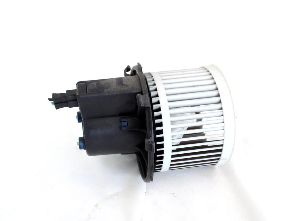 VENTILATOR  KABINE  OEM N. 77364885 ORIGINAL REZERVNI DEL FIAT 500 CINQUECENTO 312 MK3 (2007 - 2015) DIESEL LETNIK 2009