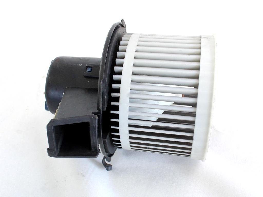 VENTILATOR  KABINE  OEM N. 77364885 ORIGINAL REZERVNI DEL FIAT 500 CINQUECENTO 312 MK3 (2007 - 2015) DIESEL LETNIK 2009