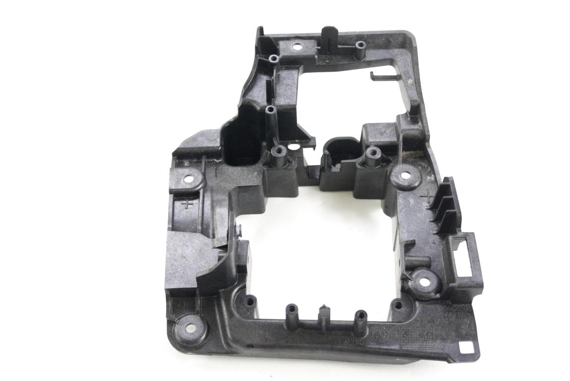 SREDINSKA KONZOLA  OEM N. 51169206677 ORIGINAL REZERVNI DEL BMW SERIE 5 F10 F11 (2010 - 2017) DIESEL LETNIK 2011