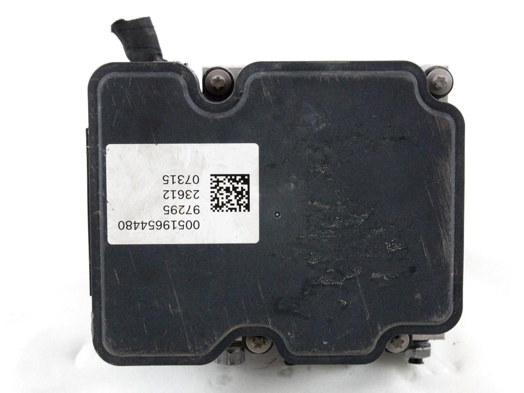 ABS AGREGAT S PUMPO OEM N. 51965448 ORIGINAL REZERVNI DEL FIAT PANDA 319 (DAL 2011) BENZINA LETNIK 2015