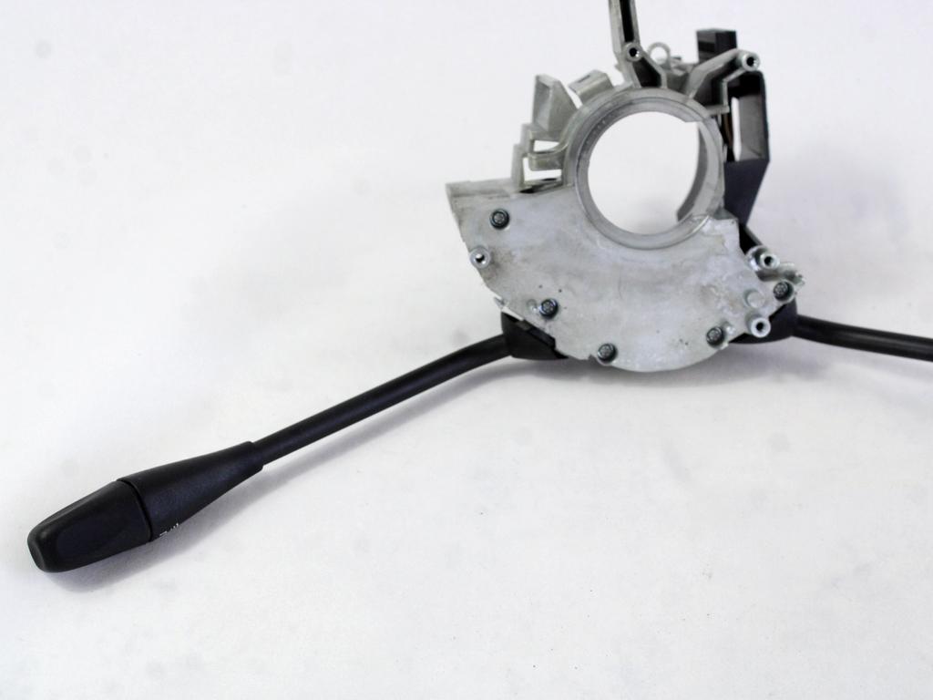 MULTIFUNKCIJSKI VOLAN OEM N. A1715402545 ORIGINAL REZERVNI DEL MERCEDES CLASSE CLS C219 BER (2004 - 2010)DIESEL LETNIK 2008