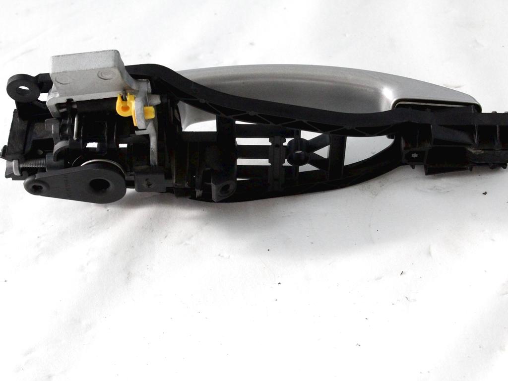 ZUNANJA KLJUKA SPREDNJA LEVA VRATA OEM N. 13296221 ORIGINAL REZERVNI DEL OPEL ZAFIRA B ONE FAMILY A05 M75 (2011 - 2014) BENZINA LETNIK 2014