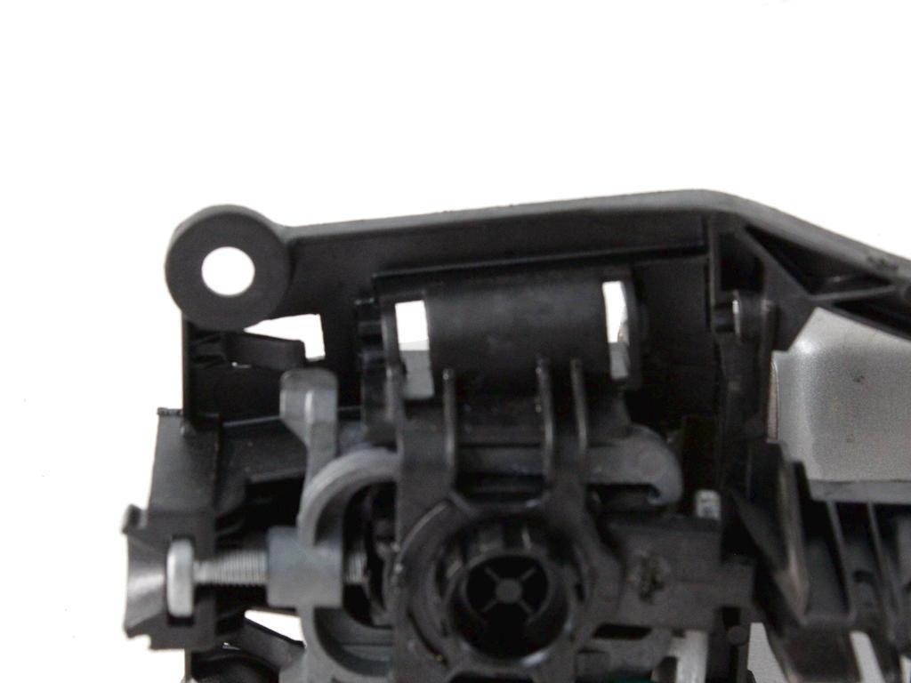 ZUNANJA KLJUKA SPREDNJA DESNA VRATA OEM N. 13142770 ORIGINAL REZERVNI DEL OPEL ZAFIRA B ONE FAMILY A05 M75 (2011 - 2014) BENZINA LETNIK 2014