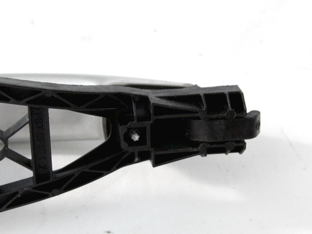 ZUNANJA KLJUKA SPREDNJA DESNA VRATA OEM N. 13142770 ORIGINAL REZERVNI DEL OPEL ZAFIRA B ONE FAMILY A05 M75 (2011 - 2014) BENZINA LETNIK 2014