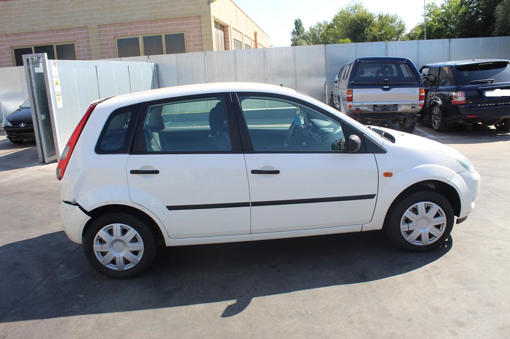 FORD FIESTA 1.2 B 55KW 5M 5P (2003) RICAMBI USATI AUTO IN PIAZZALE DA SMONTARE 