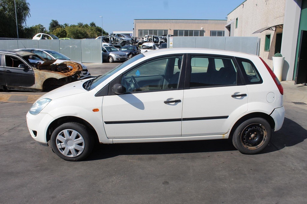 FORD FIESTA 1.2 B 55KW 5M 5P (2003) RICAMBI USATI AUTO IN PIAZZALE DA SMONTARE 