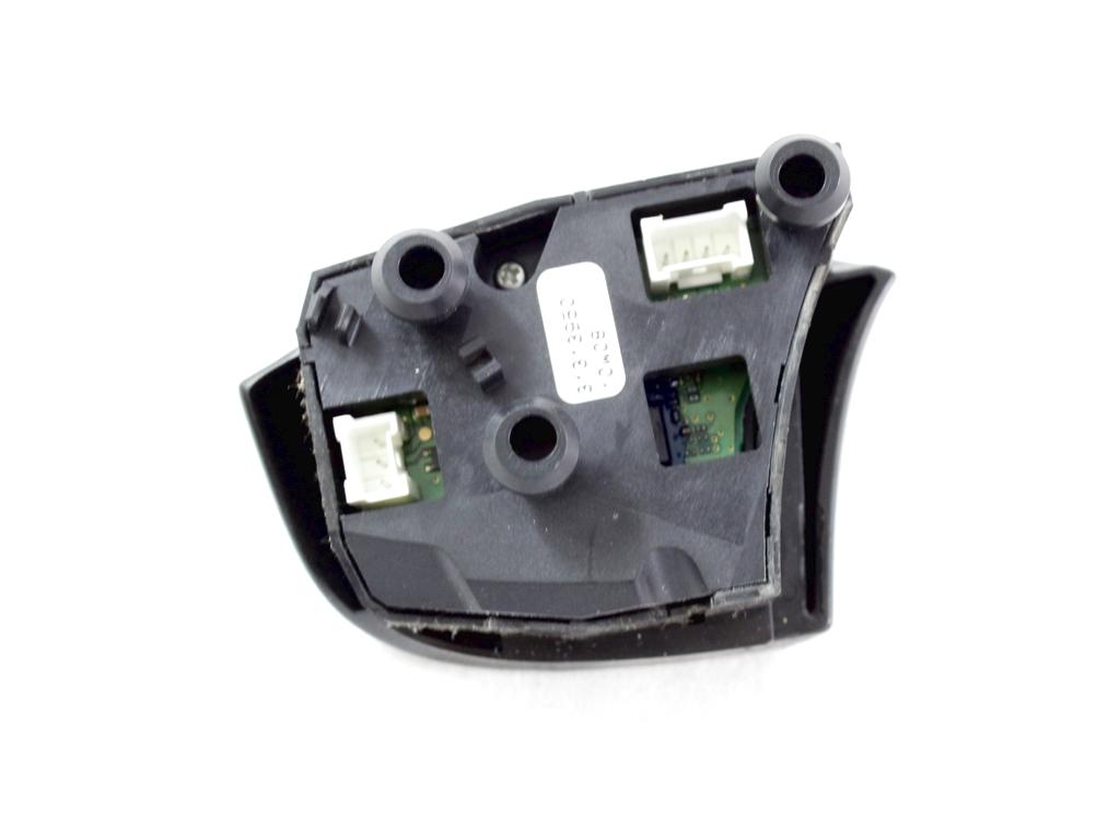 MULTIFUNKCIJSKI VOLAN OEM N. 31313950 ORIGINAL REZERVNI DEL VOLVO V50 545 R (2007 - 2012) DIESEL LETNIK 2010