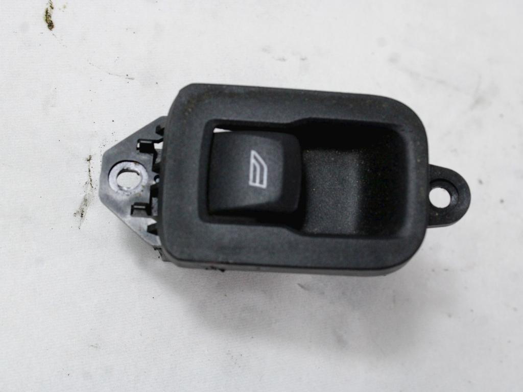 ZADNJE STIKALO OEM N. 31295736 ORIGINAL REZERVNI DEL VOLVO V50 545 R (2007 - 2012) DIESEL LETNIK 2010