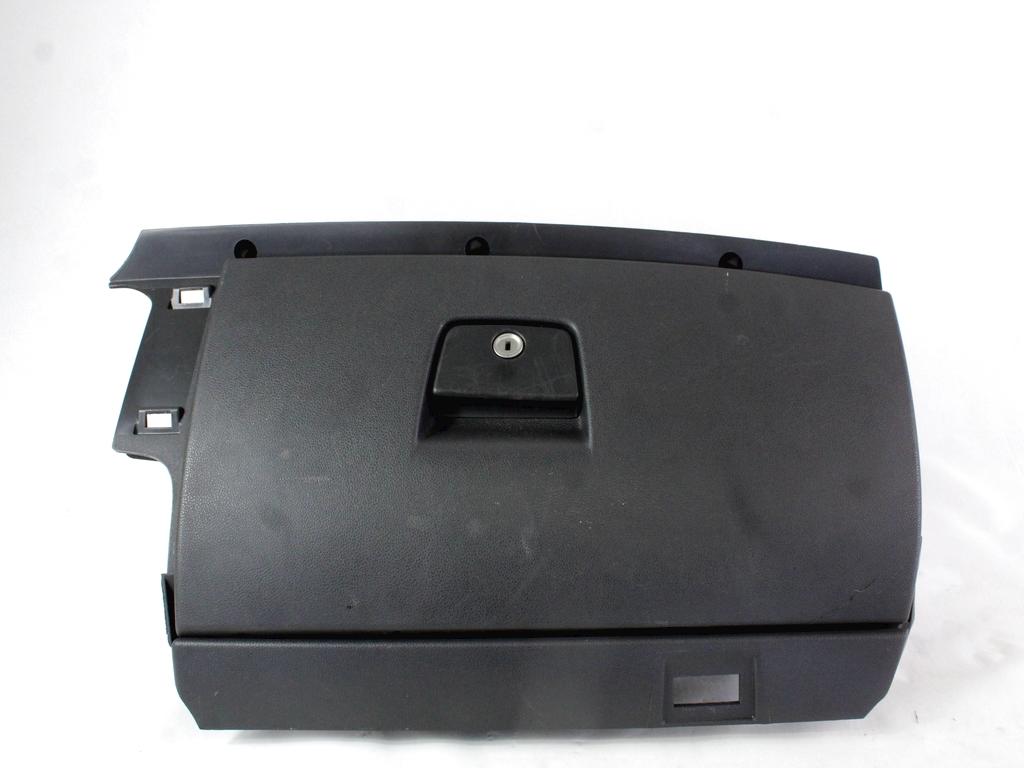 PREDAL ZA DOKUMENTE OEM N. 39808618 ORIGINAL REZERVNI DEL VOLVO V50 545 R (2007 - 2012) DIESEL LETNIK 2010