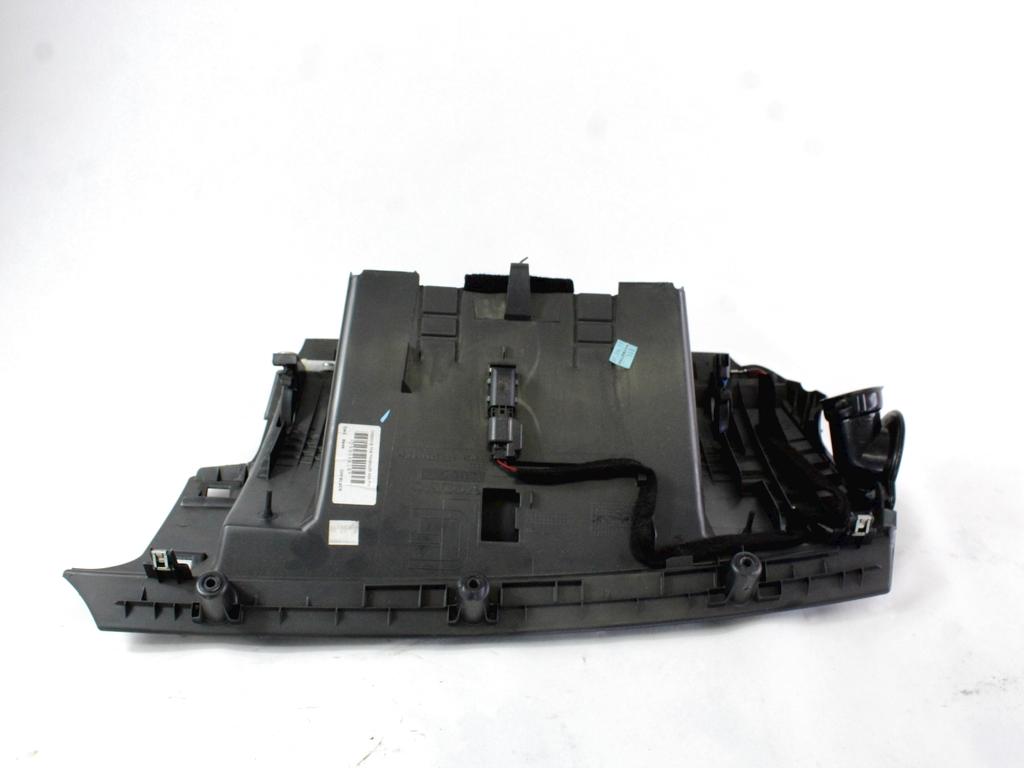 PREDAL ZA DOKUMENTE OEM N. 39808618 ORIGINAL REZERVNI DEL VOLVO V50 545 R (2007 - 2012) DIESEL LETNIK 2010