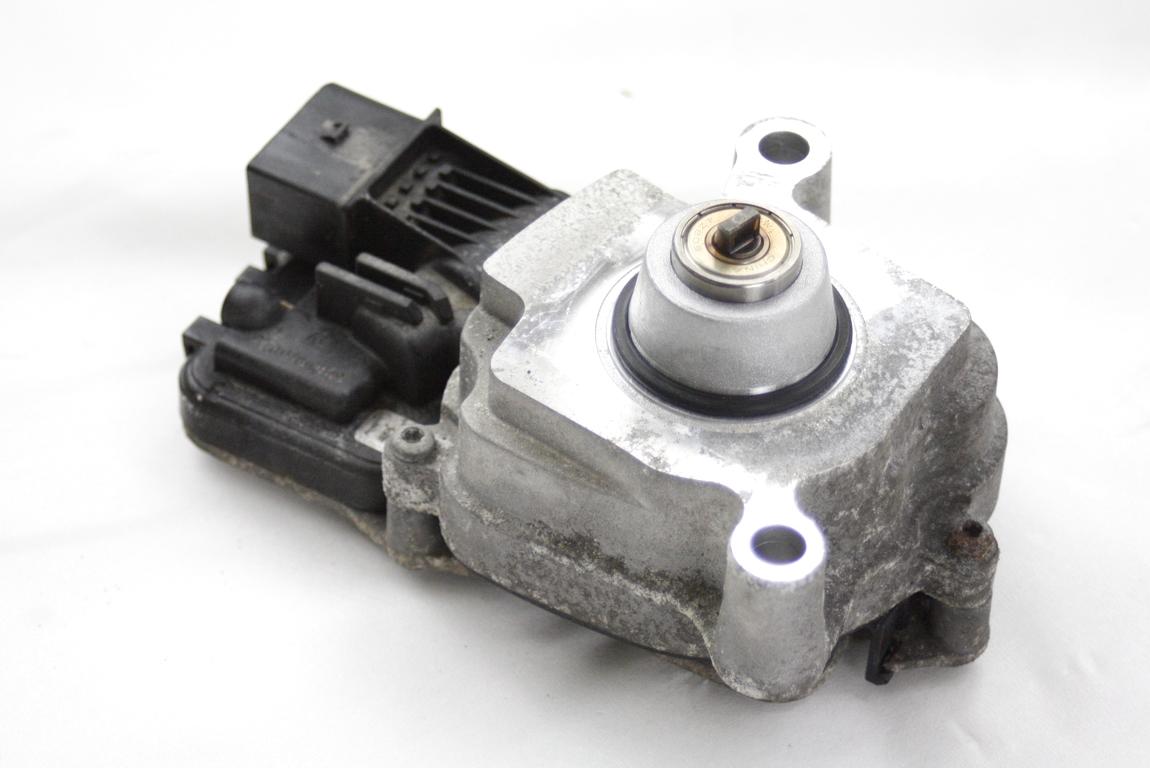 RAZNE KRMILNE ENOTE  OEM N. 27607636181 ORIGINAL REZERVNI DEL BMW SERIE 5 F10 F11 (2010 - 2017) DIESEL LETNIK 2011