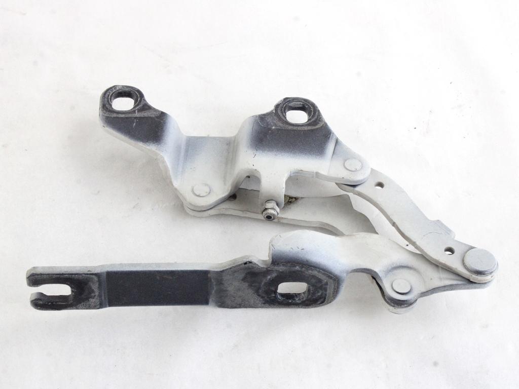 PANTI POKROVA MOTORJA OEM N. 7115264 ORIGINAL REZERVNI DEL BMW SERIE 3 BER/SW/COUPE/CABRIO E90/E91/E92/E93 LCI R (2009 - 2012) DIESEL LETNIK 2011