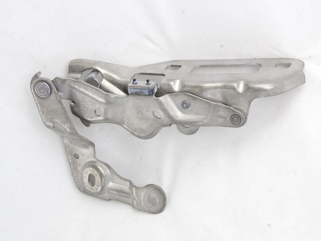 PANTI POKROVA MOTORJA OEM N. 97051115202 ORIGINAL REZERVNI DEL PORSCHE PANAMERA 970 MK1 (2009 - 2016) LETNIK 2009