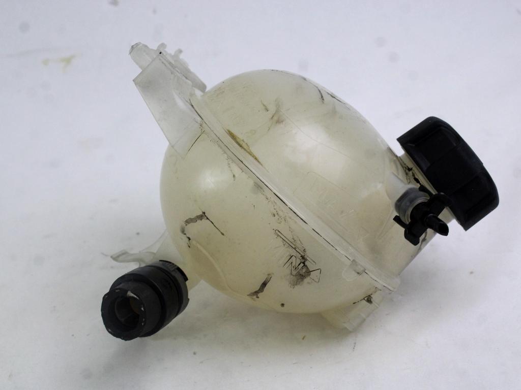 HLADILNA VODA ZA RADIJATORJE OEM N. 9800777280 ORIGINAL REZERVNI DEL PEUGEOT 208 CA CC MK1 (2012 -2019) DIESEL LETNIK 2014