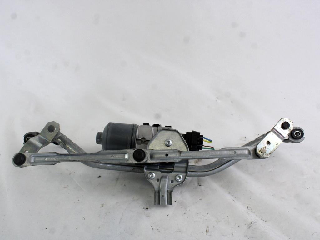 MOTORCEK PREDNJIH BRISALCEV OEM N. 9673222580 ORIGINAL REZERVNI DEL PEUGEOT 208 CA CC MK1 (2012 -2019) DIESEL LETNIK 2014