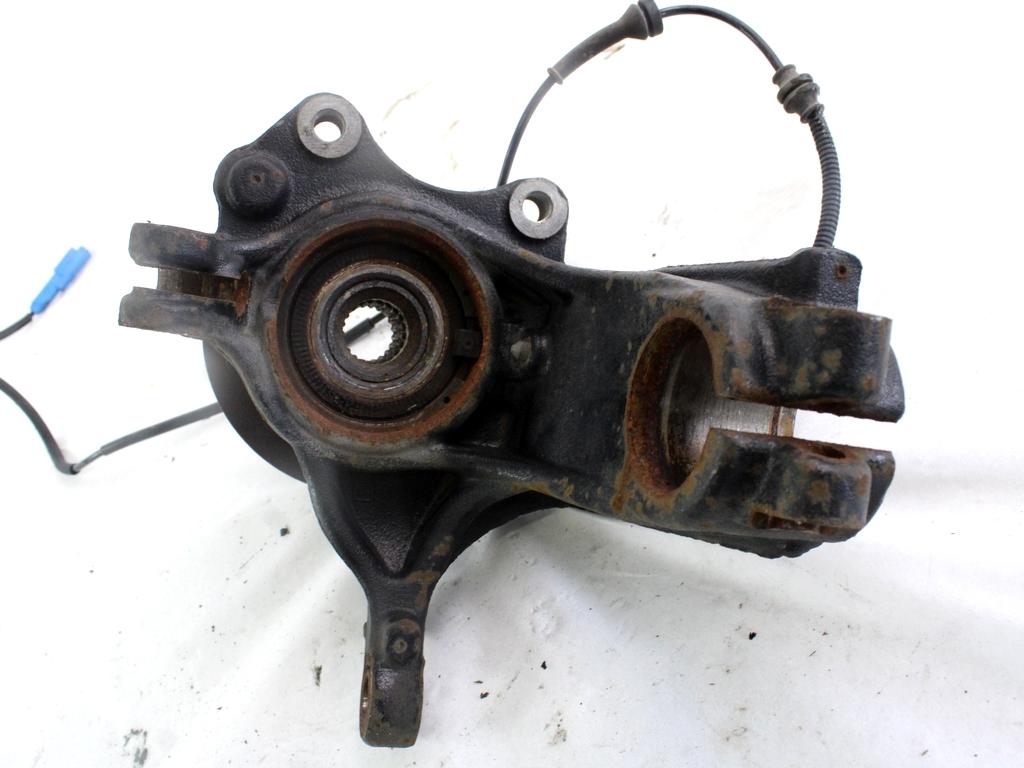 VRTLJIVI LEZAJ DESNO / PESTO KOLESA Z LEZAJEM SPREDAJ OEM N. 1607557580 ORIGINAL REZERVNI DEL PEUGEOT 208 CA CC MK1 (2012 -2019) DIESEL LETNIK 2014