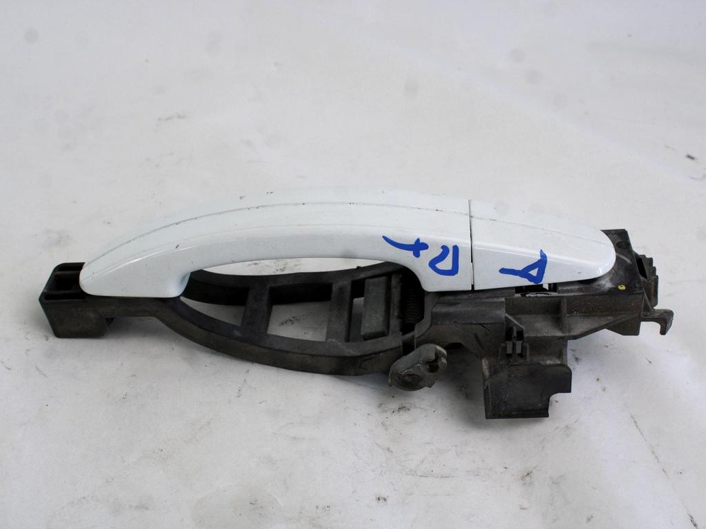 ZUNANJA KLJUKA SPREDNJA DESNA VRATA OEM N. 1305822 ORIGINAL REZERVNI DEL FORD FOCUS CMAX DM2 MK1 R (04/2007 - 2010) DIESEL LETNIK 2007