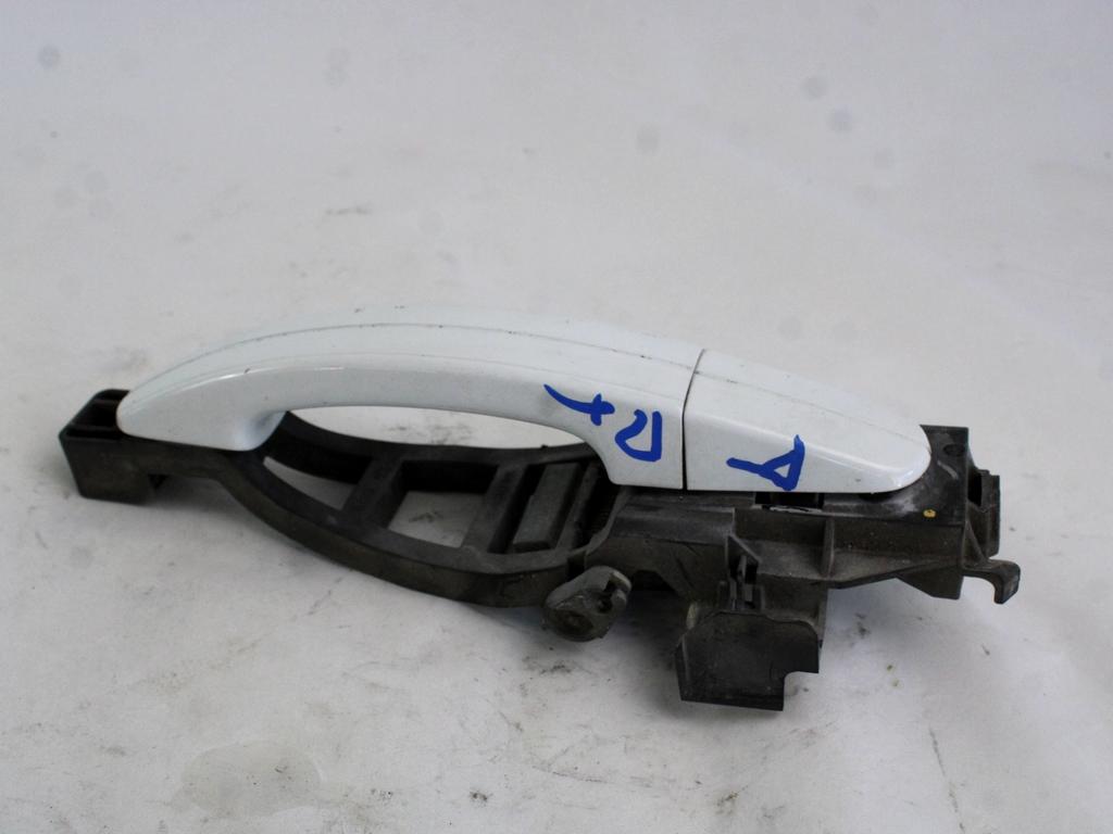 ZUNANJA KLJUKA SPREDNJA DESNA VRATA OEM N. 1305822 ORIGINAL REZERVNI DEL FORD FOCUS CMAX DM2 MK1 R (04/2007 - 2010) DIESEL LETNIK 2007