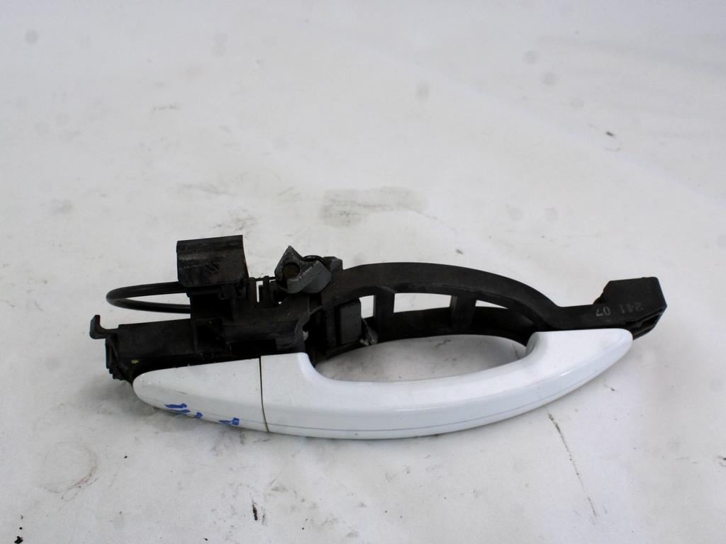 ZUNANJA KLJUKA ZADNJA DESNA VRATA OEM N. 1305822 ORIGINAL REZERVNI DEL FORD FOCUS CMAX DM2 MK1 R (04/2007 - 2010) DIESEL LETNIK 2007