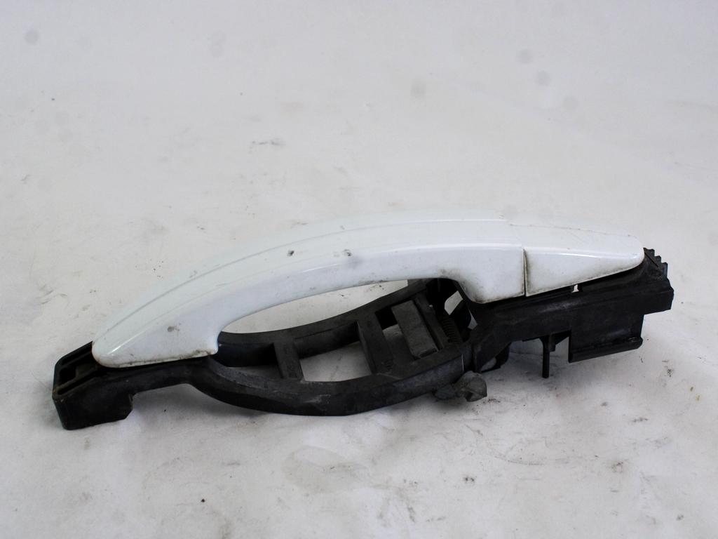 ZUNANJA KLJUKA ZADNJA DESNA VRATA OEM N. 1305822 ORIGINAL REZERVNI DEL FORD FOCUS CMAX DM2 MK1 R (04/2007 - 2010) DIESEL LETNIK 2007