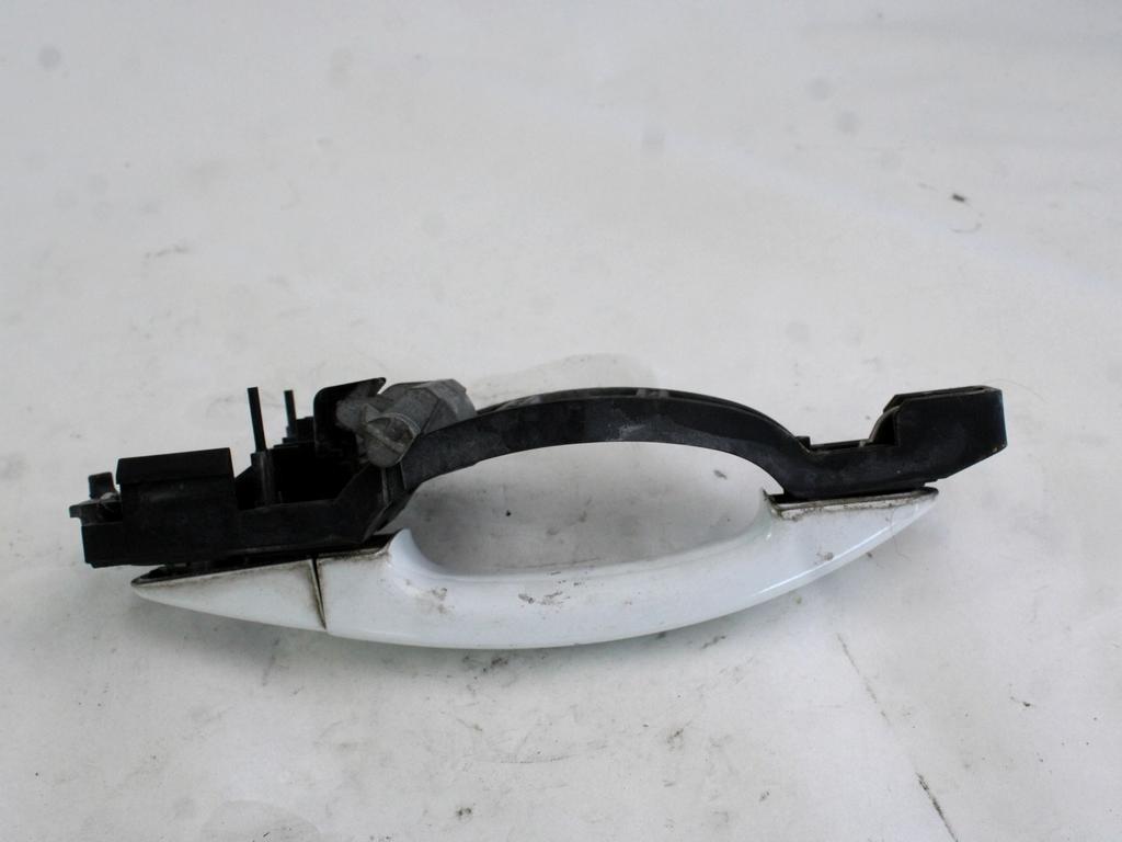 ZUNANJA KLJUKA ZADNJA LEVA VRATA OEM N. 1305822 ORIGINAL REZERVNI DEL FORD FOCUS CMAX DM2 MK1 R (04/2007 - 2010) DIESEL LETNIK 2007