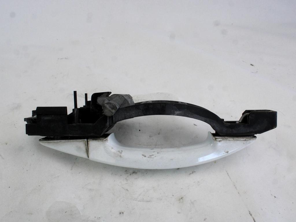 ZUNANJA KLJUKA ZADNJA LEVA VRATA OEM N. 1305822 ORIGINAL REZERVNI DEL FORD FOCUS CMAX DM2 MK1 R (04/2007 - 2010) DIESEL LETNIK 2007