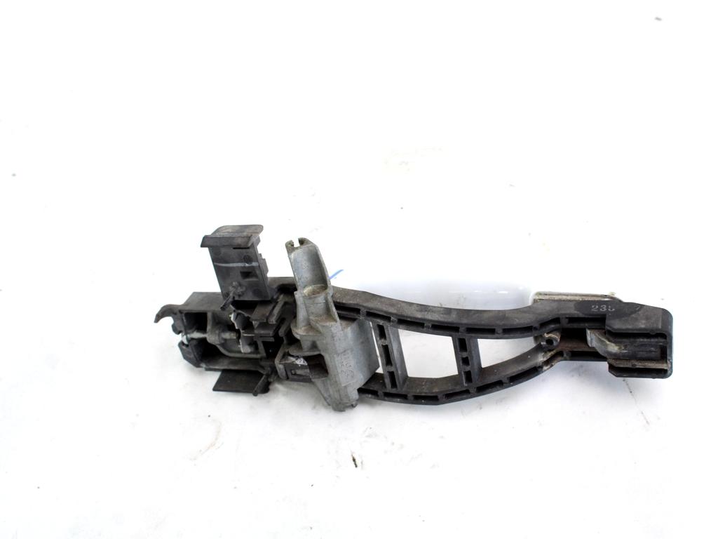 ZUNANJA KLJUKA ZADNJA LEVA VRATA OEM N. 1305822 ORIGINAL REZERVNI DEL FORD FOCUS CMAX DM2 MK1 R (04/2007 - 2010) DIESEL LETNIK 2007