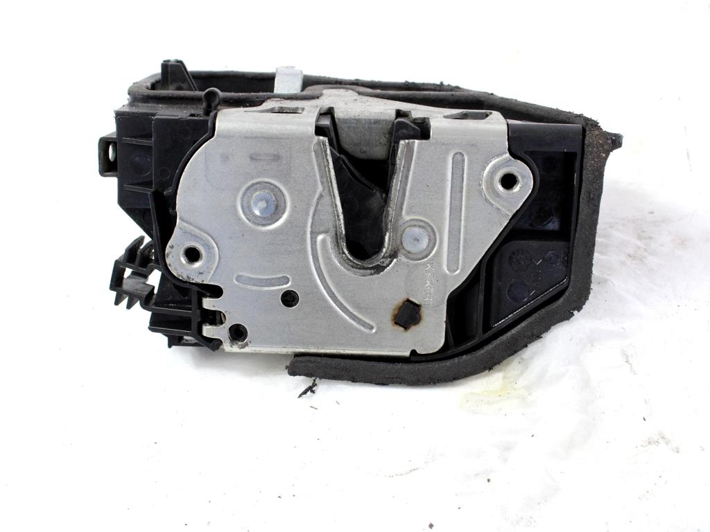 CENTRALNO ZAKLEPANJE ZADNJIH DESNIH VRAT OEM N. 7167076 ORIGINAL REZERVNI DEL BMW SERIE 5 E60 E61 (2003 - 2010) DIESEL LETNIK 2008