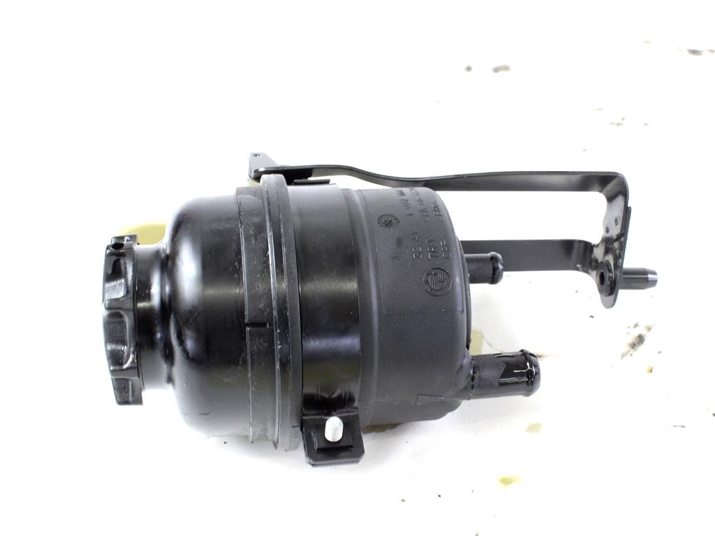 REZERVOAR CRPALKA  SERVO VOLAN OEM N. 32411097164 ORIGINAL REZERVNI DEL BMW SERIE 5 E60 E61 (2003 - 2010) DIESEL LETNIK 2008