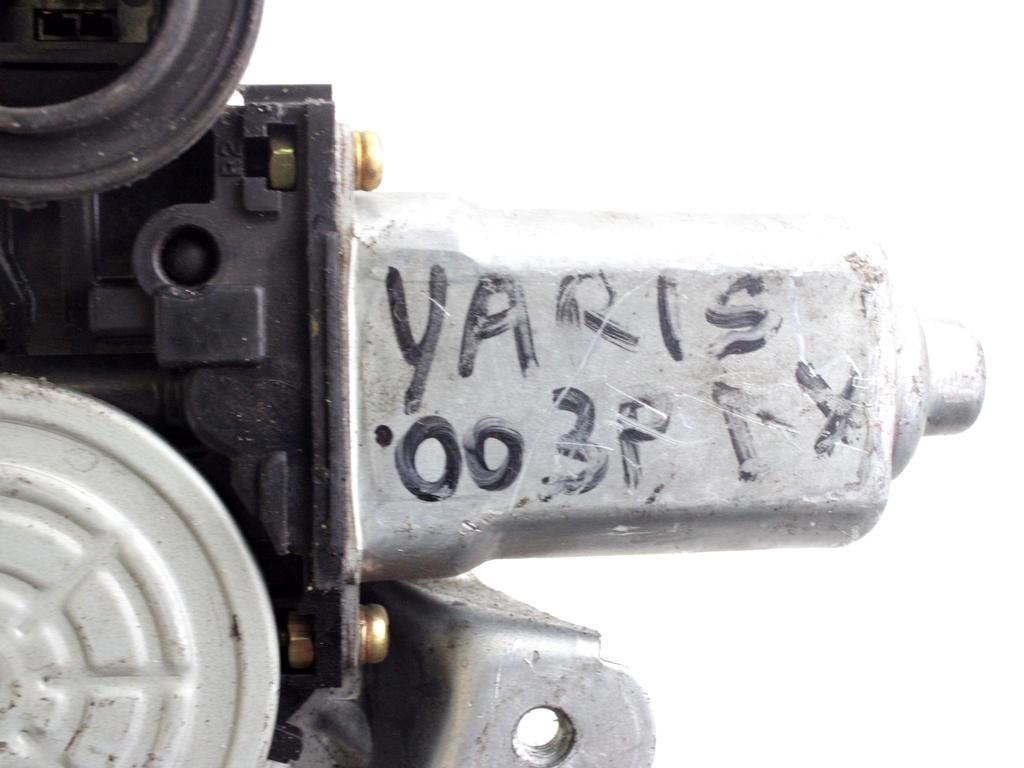 MEHANIZEM DVIGA SPREDNJIH STEKEL  OEM N. 10466 SISTEMA ALZACRISTALLO PORTA ANTERIORE ELETTR ORIGINAL REZERVNI DEL TOYOTA YARIS P1 MK1 (03/1999 - 03/2003) BENZINA LETNIK 2000