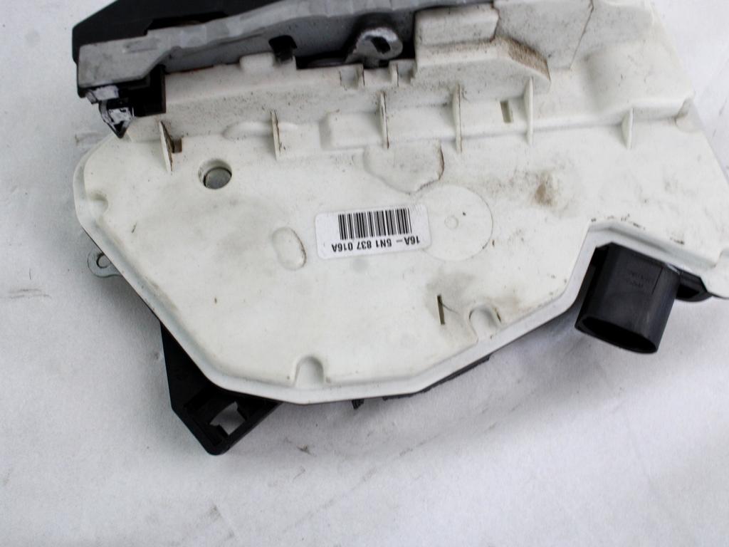 CENTRALNI ZAKLEP SPREDNJIH VRAT  OEM N. 5N1837016A ORIGINAL REZERVNI DEL VOLKSWAGEN SCIROCCO 137 138 MK3 (10/2008 - 06-2014)BENZINA LETNIK 2009