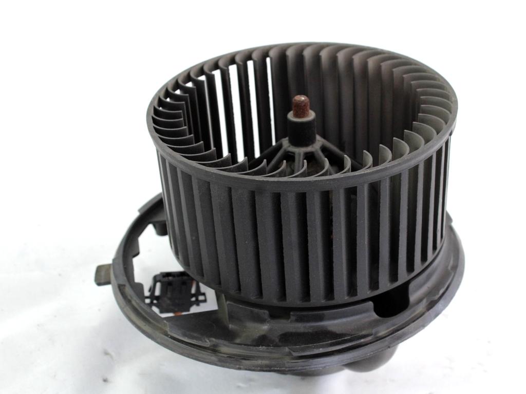 VENTILATOR  KABINE  OEM N. 3C1820015M ORIGINAL REZERVNI DEL VOLKSWAGEN SCIROCCO 137 138 MK3 (10/2008 - 06-2014)BENZINA LETNIK 2009