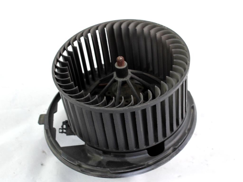 VENTILATOR  KABINE  OEM N. 3C1820015M ORIGINAL REZERVNI DEL VOLKSWAGEN SCIROCCO 137 138 MK3 (10/2008 - 06-2014)BENZINA LETNIK 2009