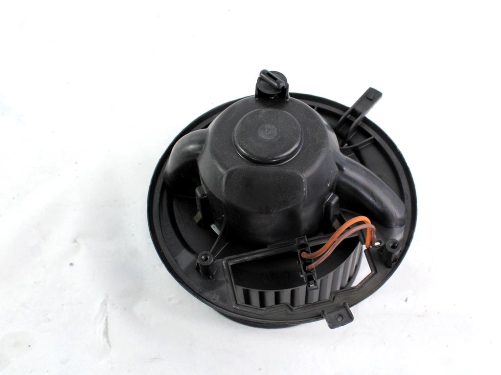 VENTILATOR  KABINE  OEM N. 3C1820015M ORIGINAL REZERVNI DEL VOLKSWAGEN SCIROCCO 137 138 MK3 (10/2008 - 06-2014)BENZINA LETNIK 2009