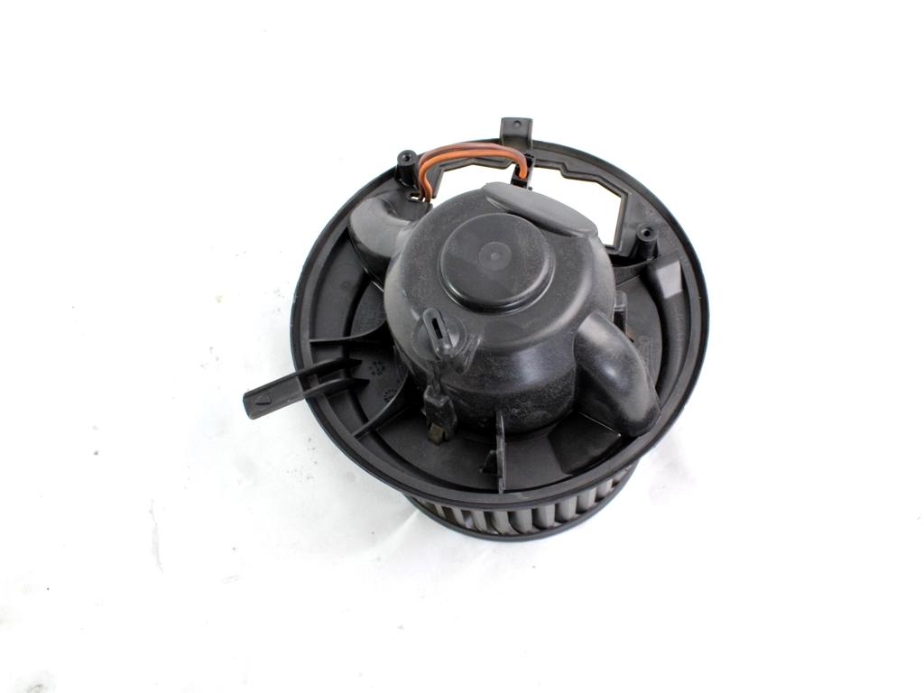 VENTILATOR  KABINE  OEM N. 3C1820015M ORIGINAL REZERVNI DEL VOLKSWAGEN SCIROCCO 137 138 MK3 (10/2008 - 06-2014)BENZINA LETNIK 2009