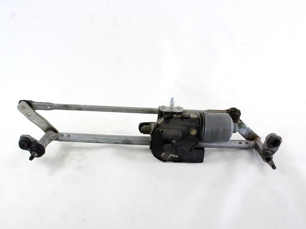 MOTORCEK PREDNJIH BRISALCEV OEM N. 1K8955119B ORIGINAL REZERVNI DEL VOLKSWAGEN SCIROCCO 137 138 MK3 (10/2008 - 06-2014)BENZINA LETNIK 2009