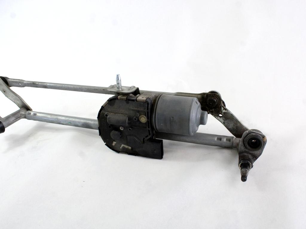 MOTORCEK PREDNJIH BRISALCEV OEM N. 1K8955119B ORIGINAL REZERVNI DEL VOLKSWAGEN SCIROCCO 137 138 MK3 (10/2008 - 06-2014)BENZINA LETNIK 2009