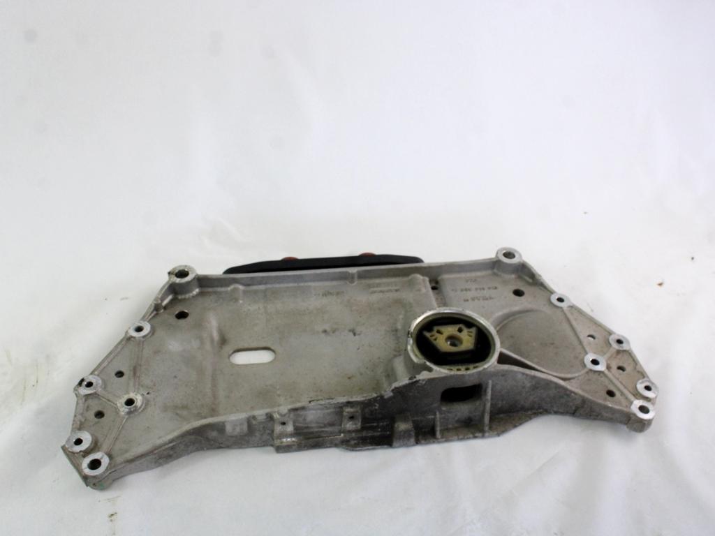 SPREDNJA OS/NOSILEC MOTORJA OEM N. 1K0199369F ORIGINAL REZERVNI DEL VOLKSWAGEN SCIROCCO 137 138 MK3 (10/2008 - 06-2014)BENZINA LETNIK 2009