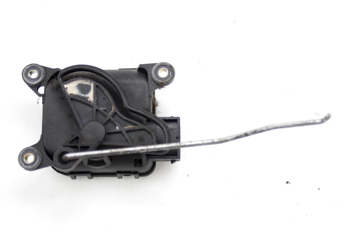 MOTORCEK OGREVANJA OEM N. 4B1820511C ORIGINAL REZERVNI DEL AUDI A6 C5 R 4B5 4B2 BER/SW/ALLROAD (2001 - 2004)DIESEL LETNIK 2004