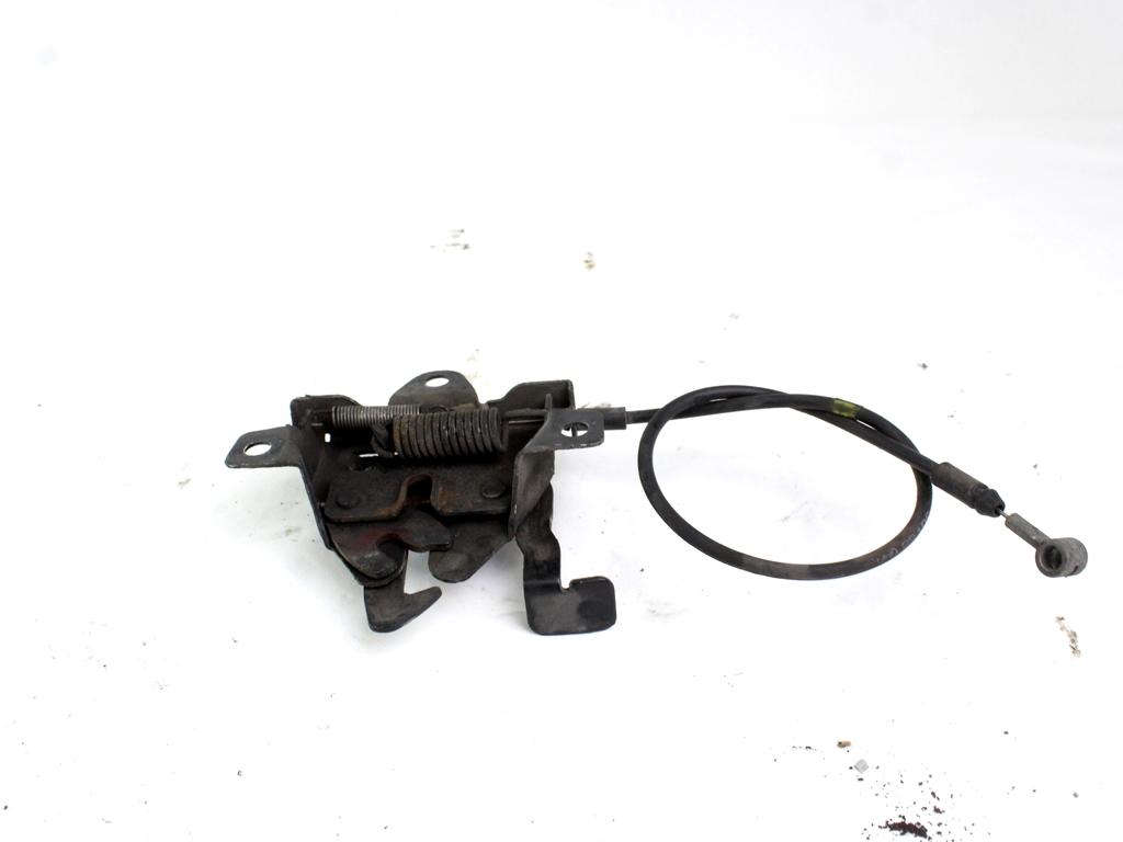 ZAKLEP POKROVA MOTORJA  OEM N. 811302L000 ORIGINAL REZERVNI DEL HYUNDAI I30 FD MK1 (2007 - 2011)DIESEL LETNIK 2011