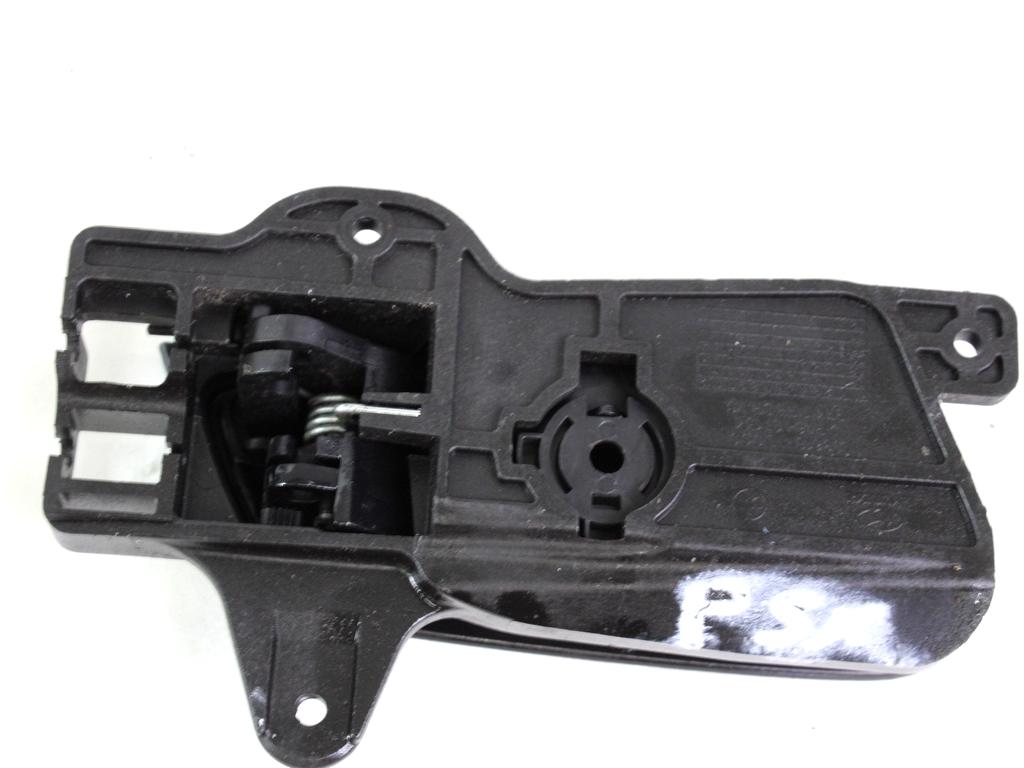 NOTRANJA KLJUKA  OEM N. 83613-FD000 ORIGINAL REZERVNI DEL HYUNDAI I30 FD MK1 (2007 - 2011)DIESEL LETNIK 2011