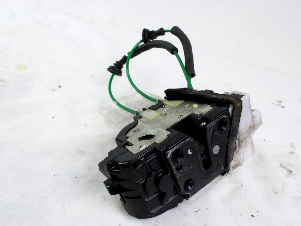 CENTRALNI ZAKLEP SPREDNJIH VRAT  OEM N. 813202L020 ORIGINAL REZERVNI DEL HYUNDAI I30 FD MK1 (2007 - 2011)DIESEL LETNIK 2011