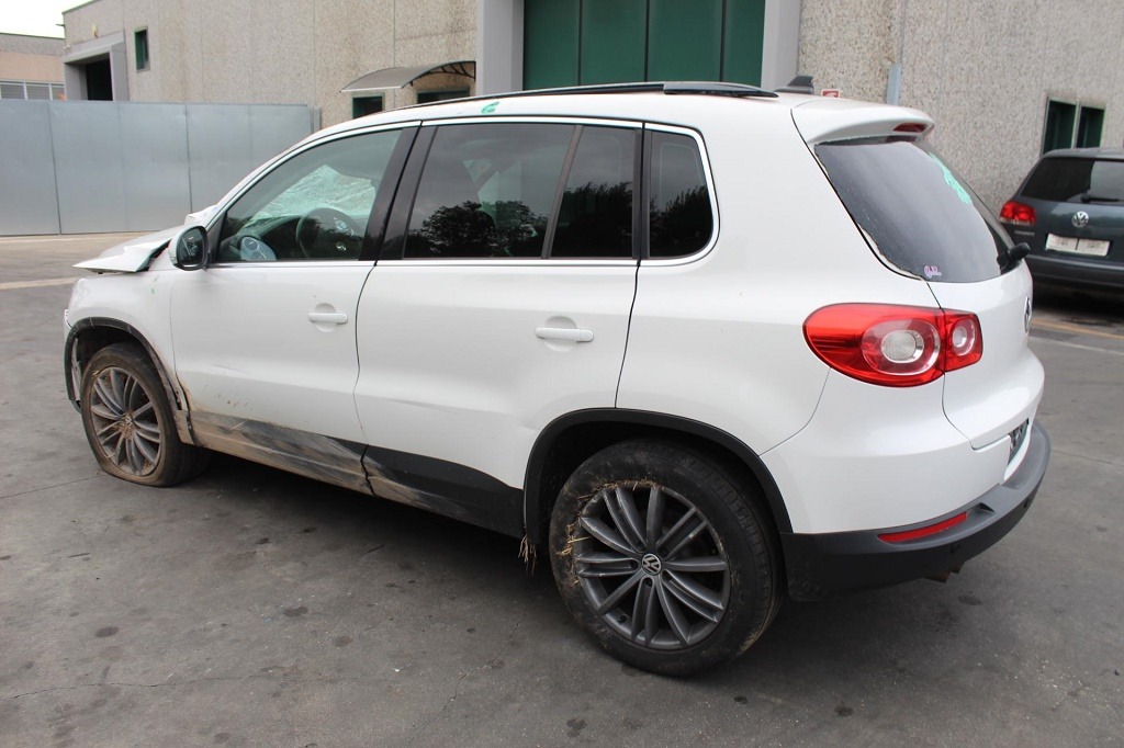 VOLKSWAGEN TIGUAN 2.0 D 4X4 103KW 6M 5P (2008) RICAMBI IN MAGAZZINO