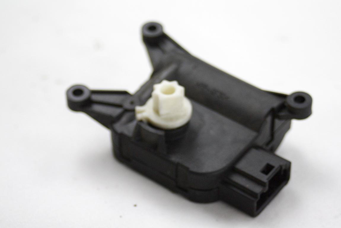 MOTORCEK OGREVANJA OEM N. 1K0907511 ORIGINAL REZERVNI DEL AUDI A3 MK2 8P 8PA 8P1 (2003 - 2008)DIESEL LETNIK 2003